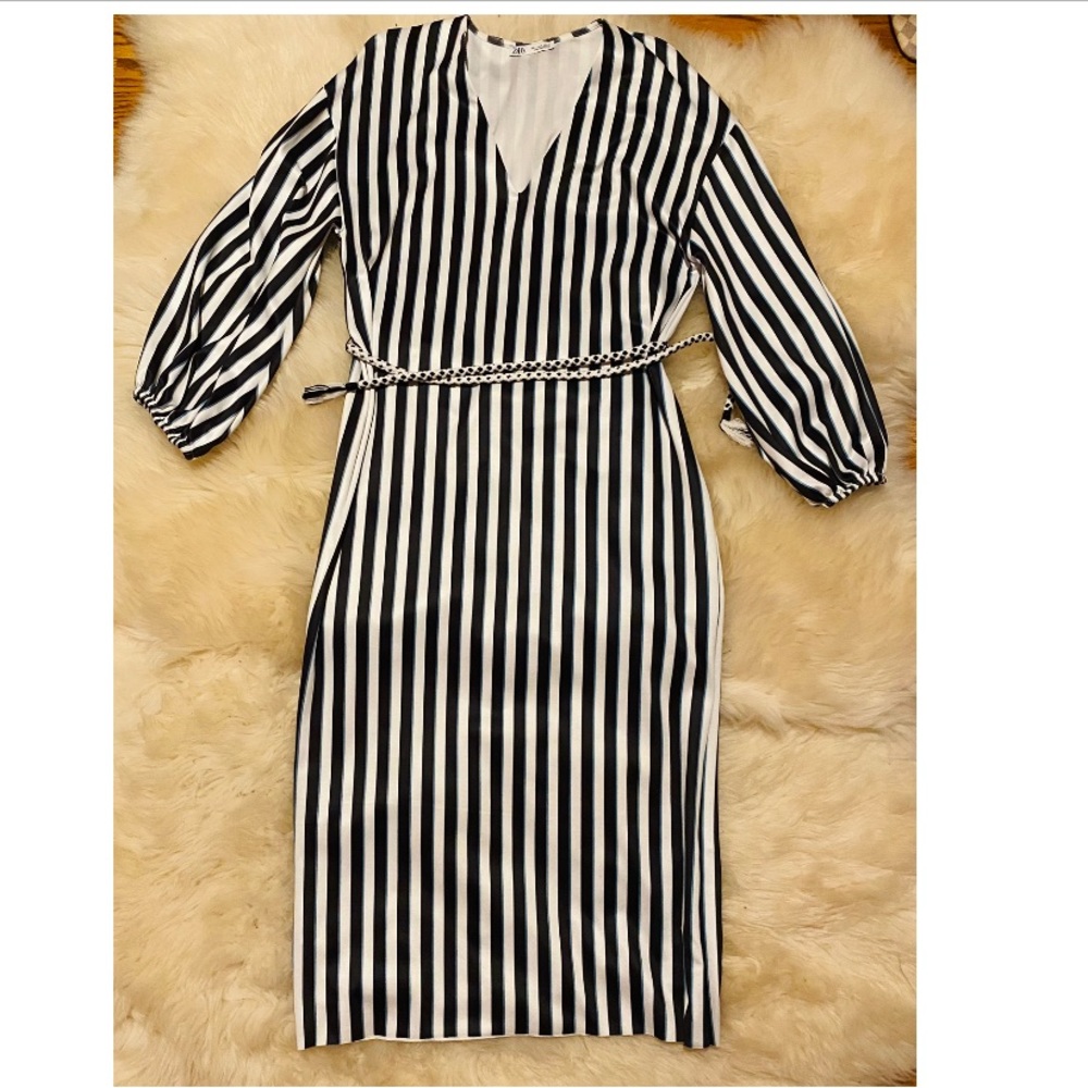 Zara dress white with navy blue stripes